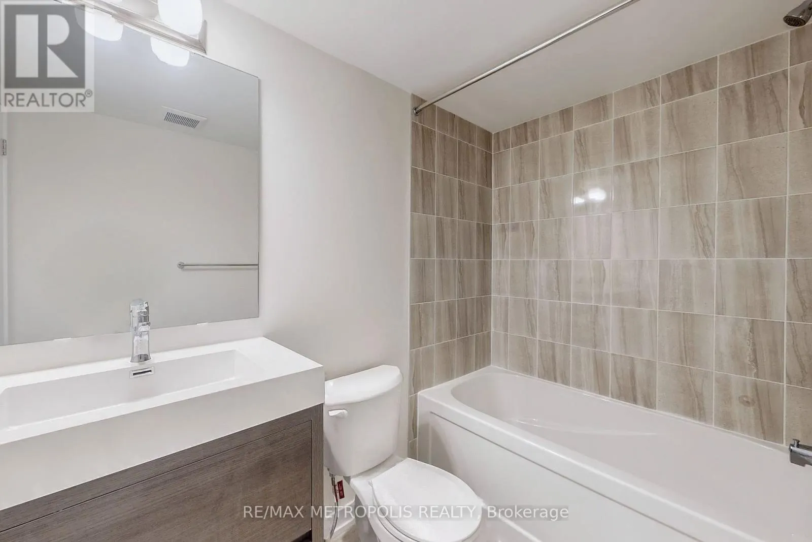 510 - 1865 PICKERING PARKWAY