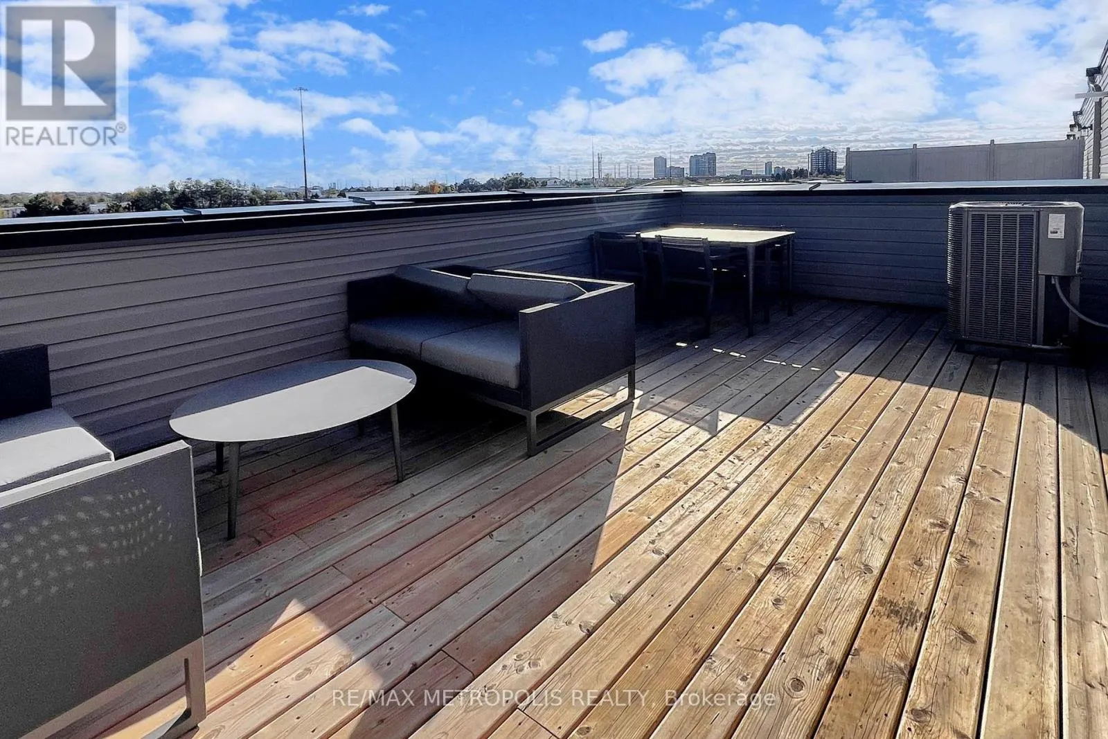 510 - 1865 PICKERING PARKWAY