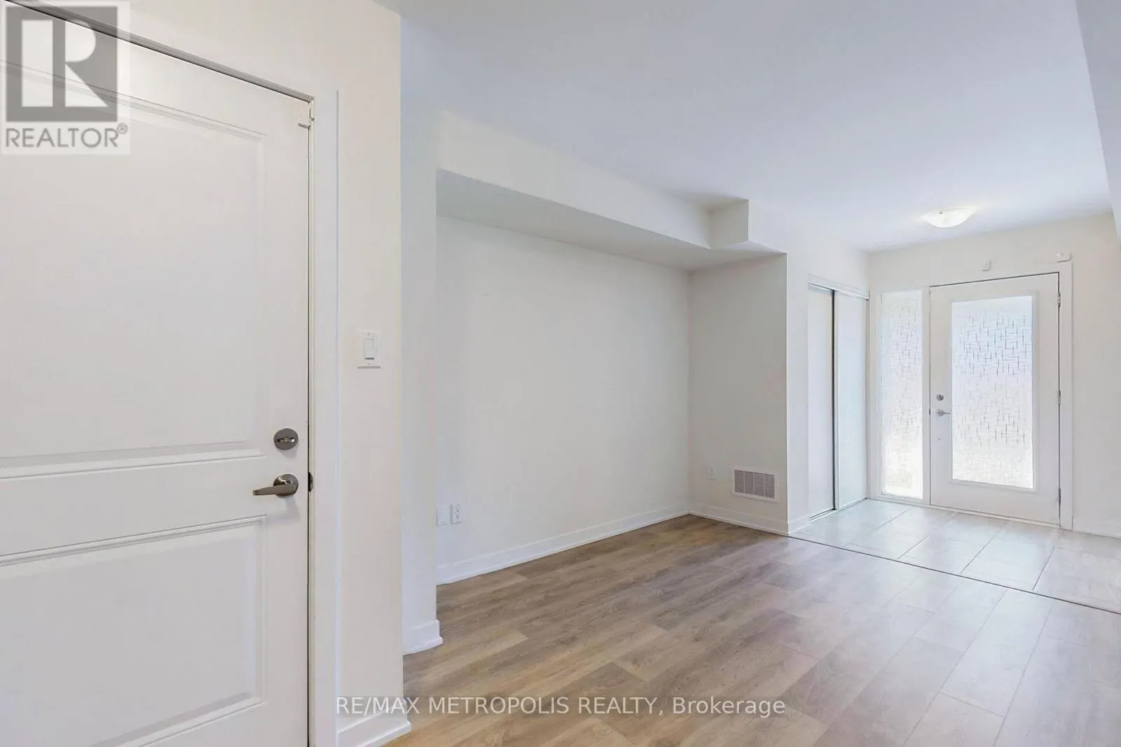 510 - 1865 PICKERING PARKWAY