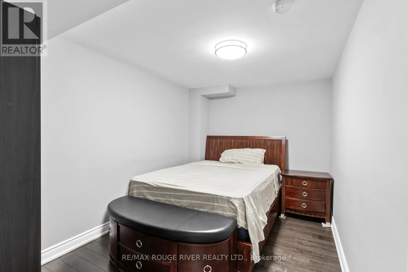 32 BEER CRESCENT