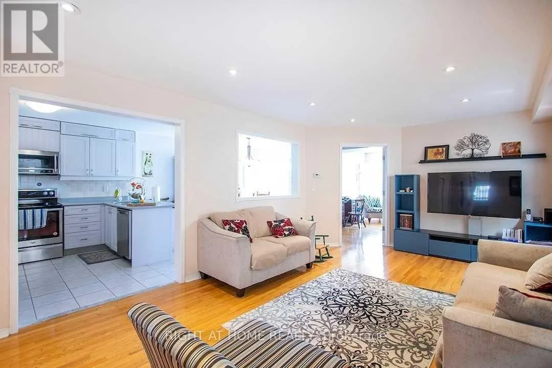 15 BEXLEY CRESCENT