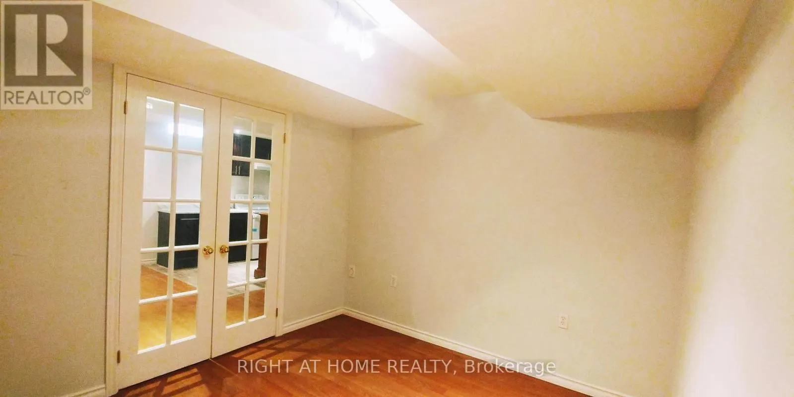 15 BEXLEY CRESCENT