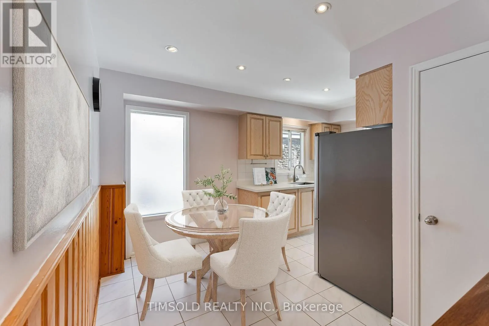 47 CAROLBREEN SQUARE