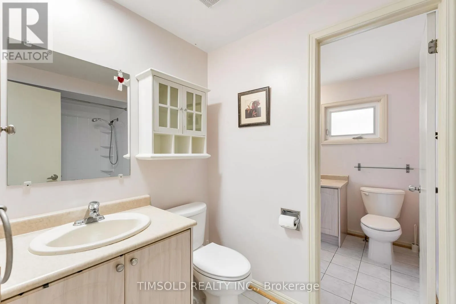47 CAROLBREEN SQUARE
