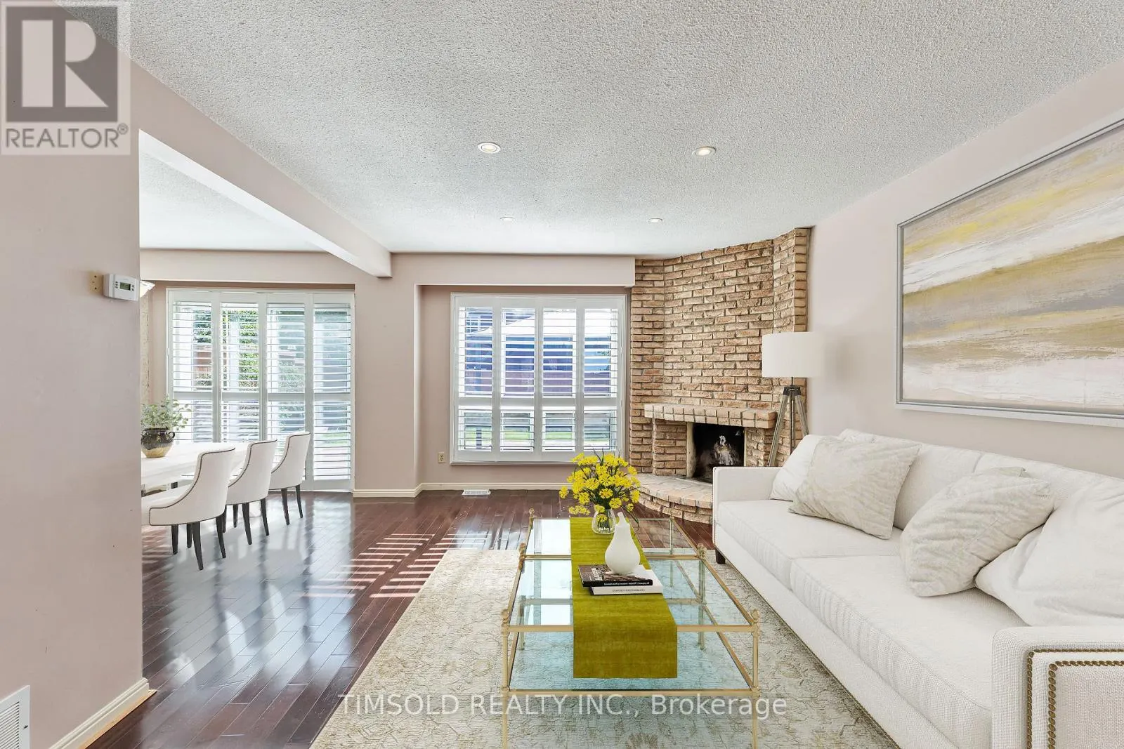 47 CAROLBREEN SQUARE