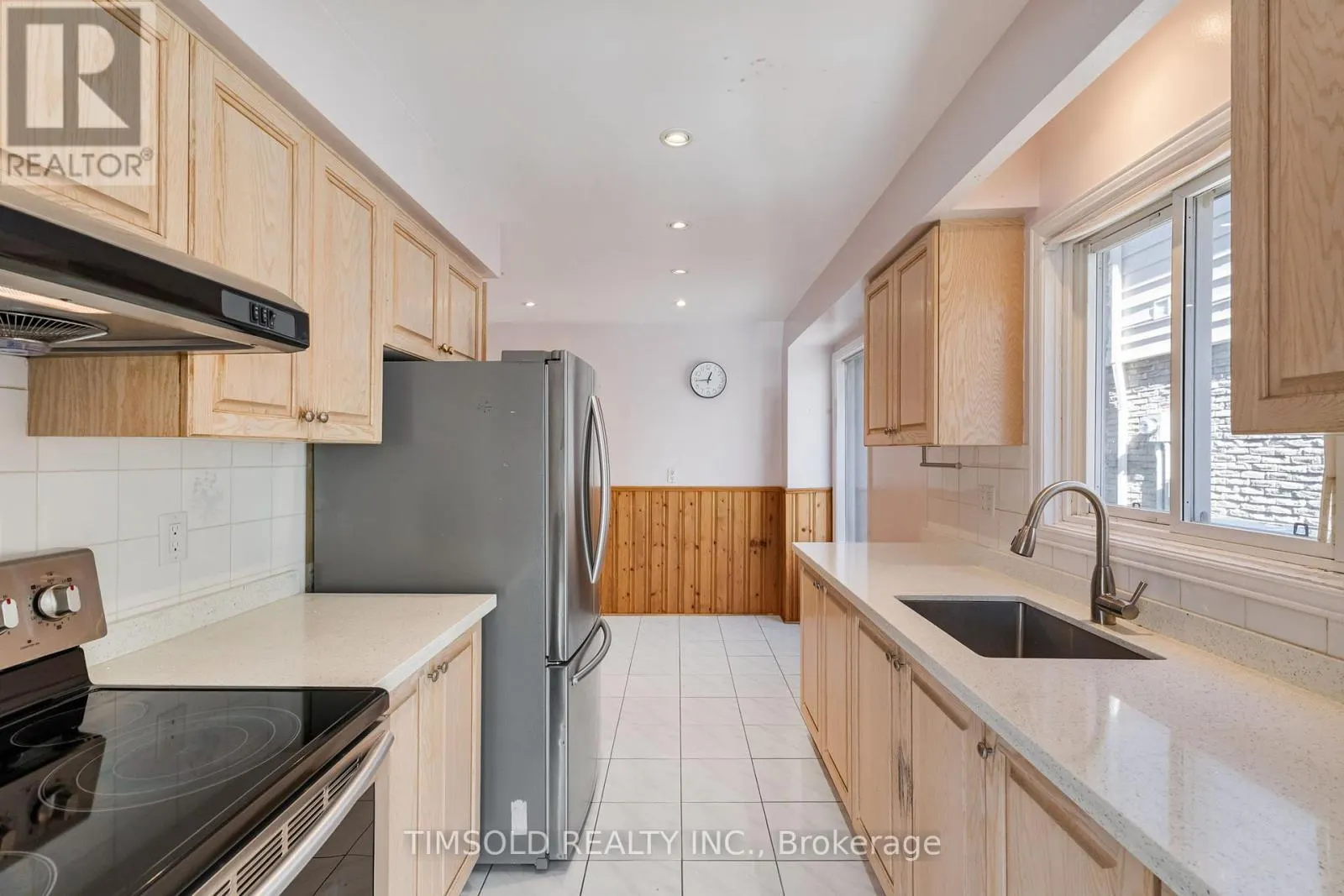 47 CAROLBREEN SQUARE