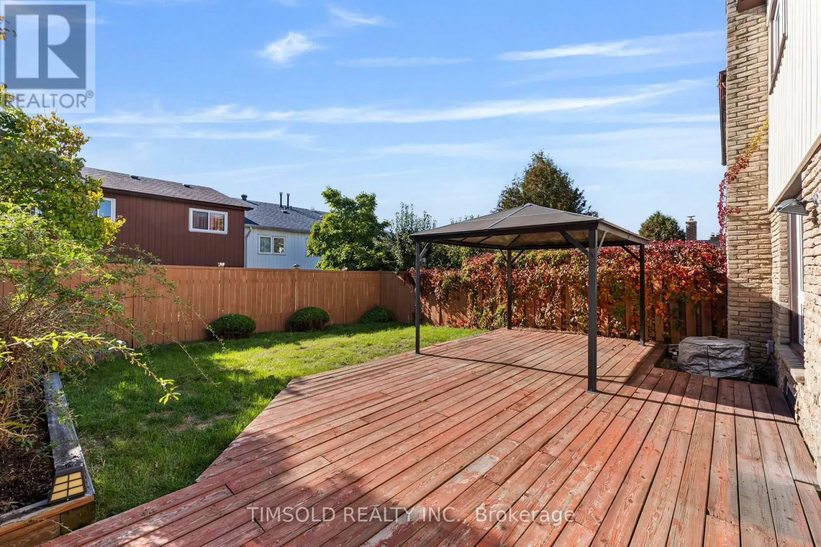 47 CAROLBREEN SQUARE