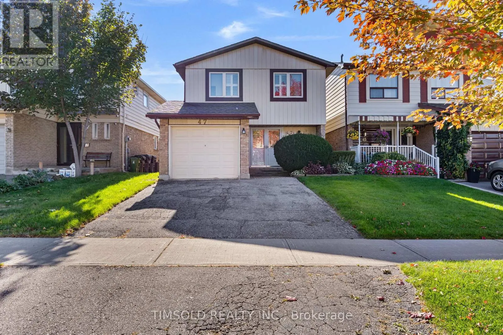 47 CAROLBREEN SQUARE