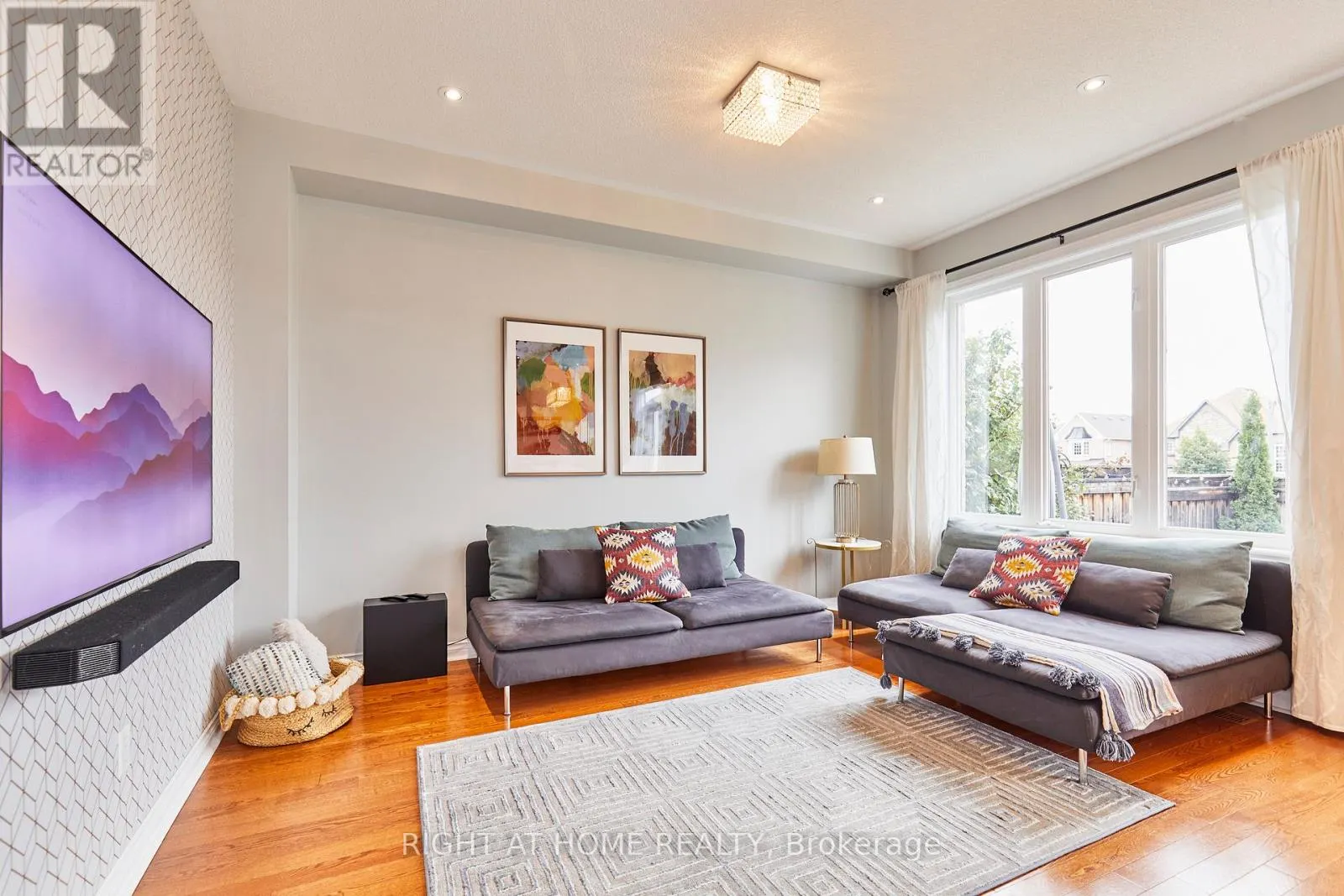 71 KEITH-WRIGHT CRESCENT