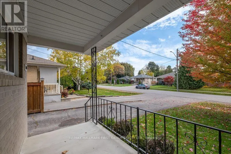 1000 WARDMAN CRESCENT