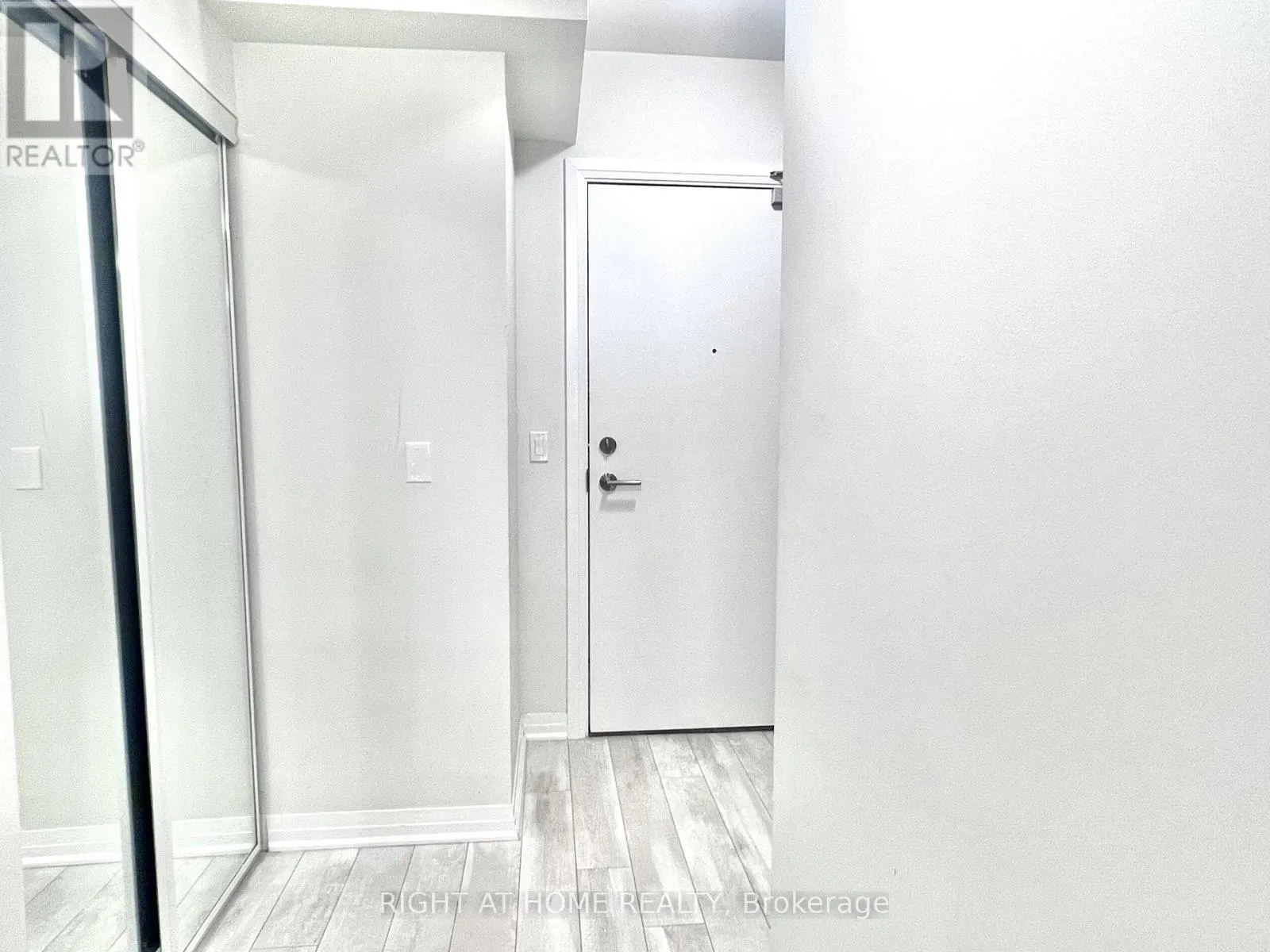 202 - 1630 QUEEN STREET E