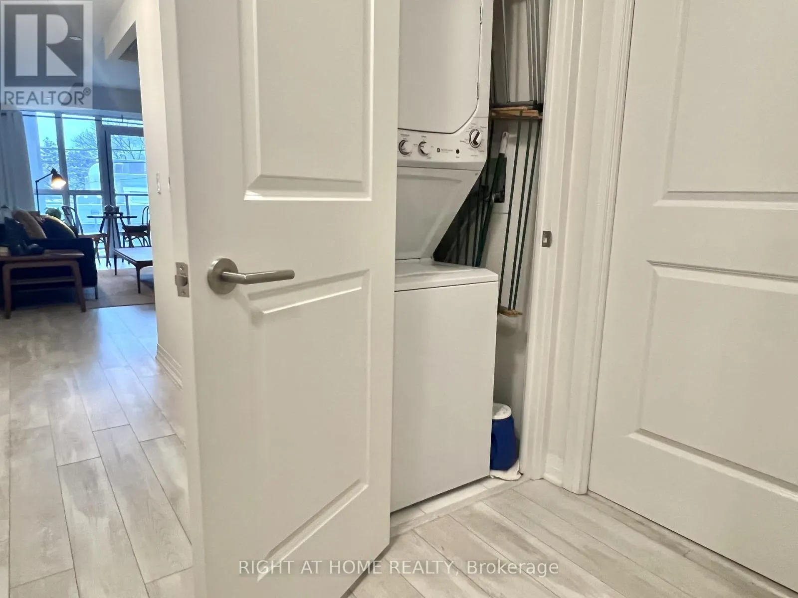 202 - 1630 QUEEN STREET E