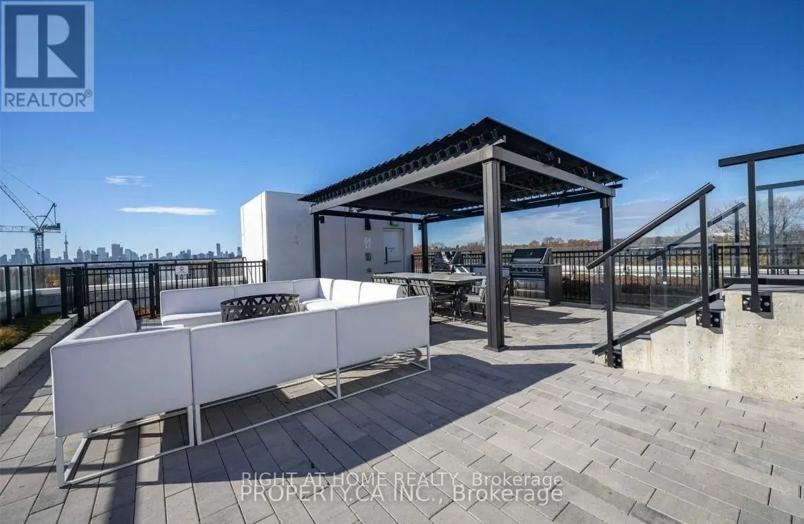 202 - 1630 QUEEN STREET E
