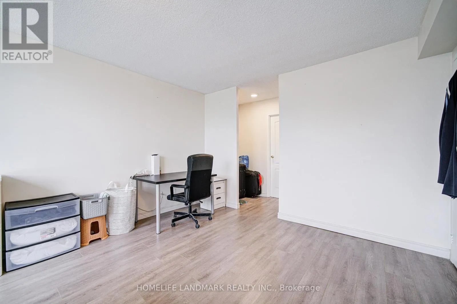 303 - 1 REIDMOUNT AVENUE