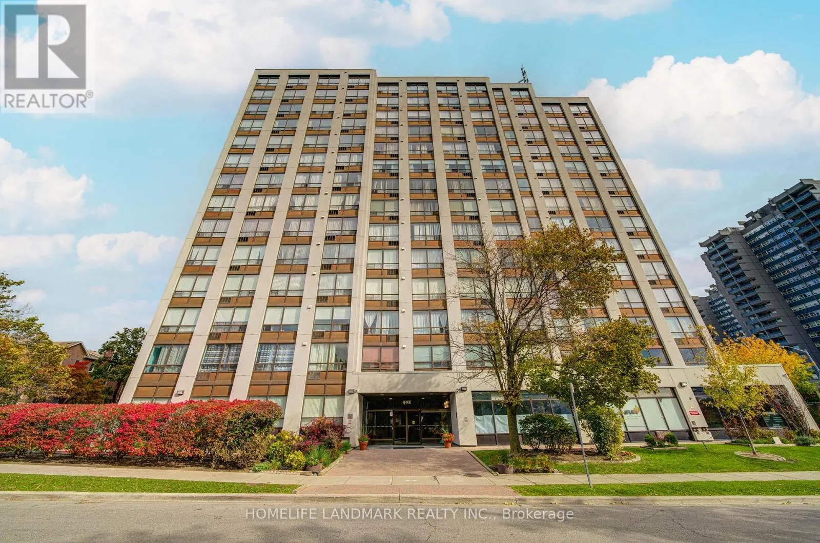 303 - 1 REIDMOUNT AVENUE