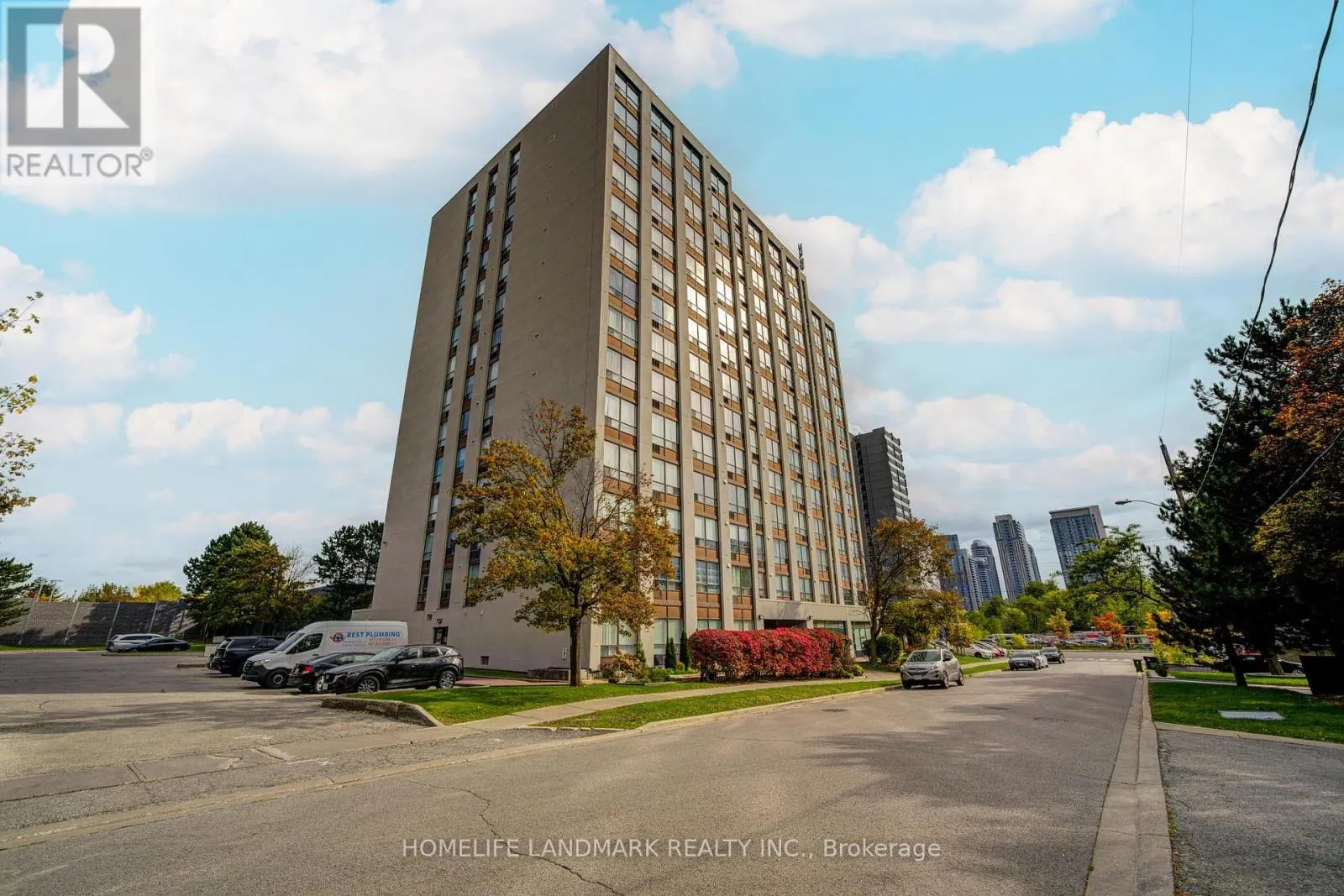 303 - 1 REIDMOUNT AVENUE