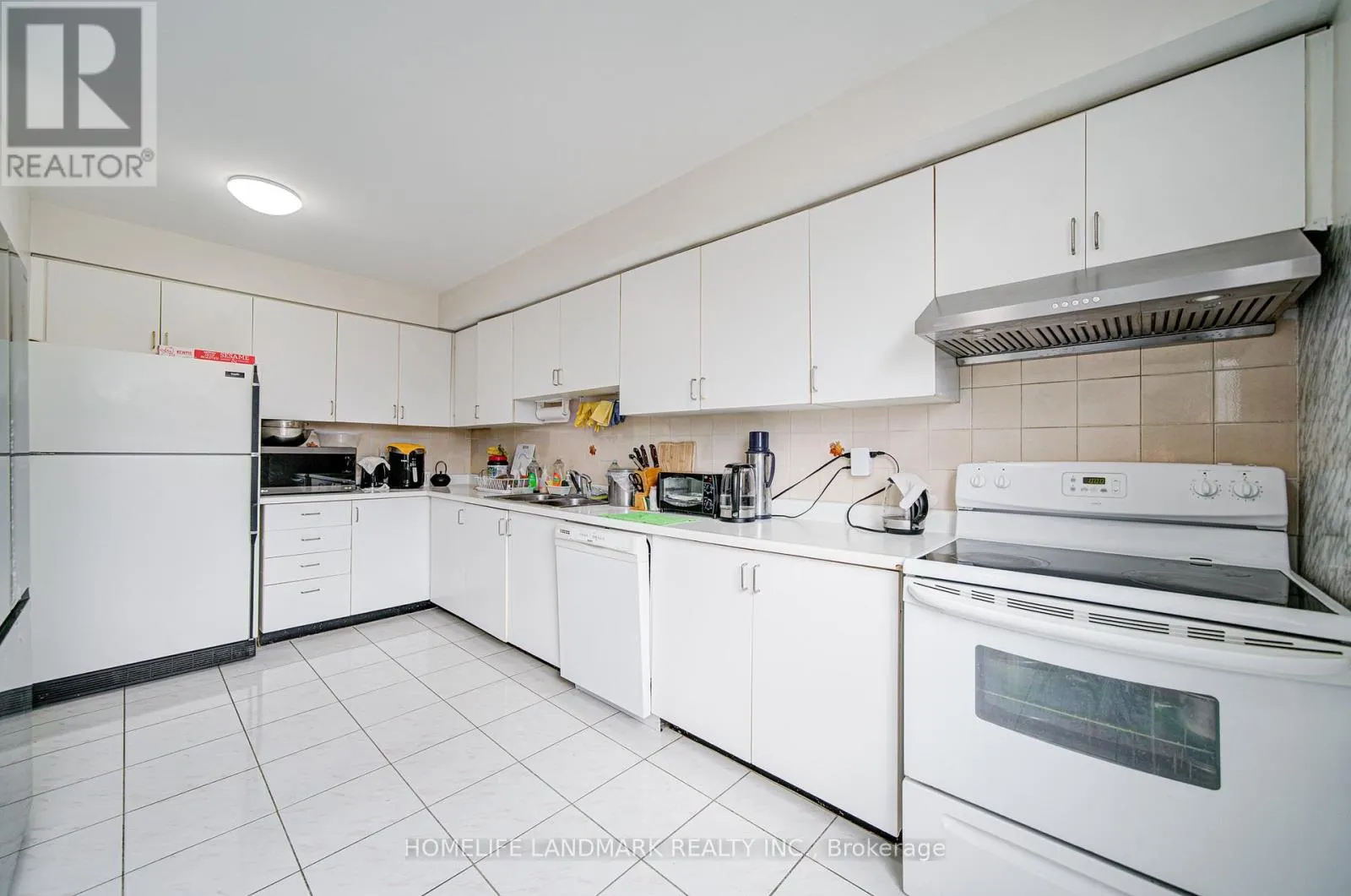 303 - 1 REIDMOUNT AVENUE