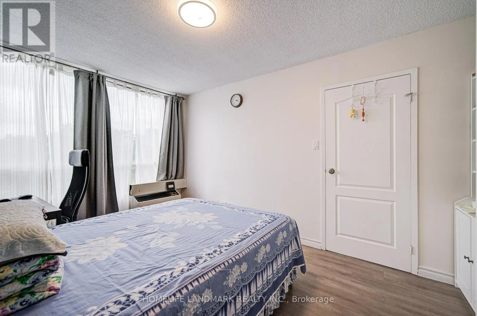 303 - 1 REIDMOUNT AVENUE