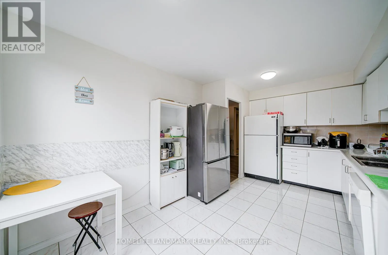 303 - 1 REIDMOUNT AVENUE