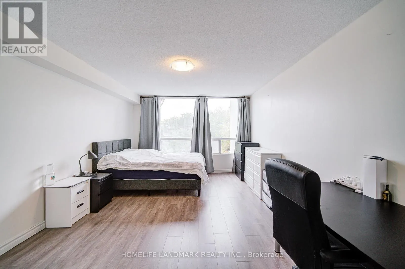 303 - 1 REIDMOUNT AVENUE