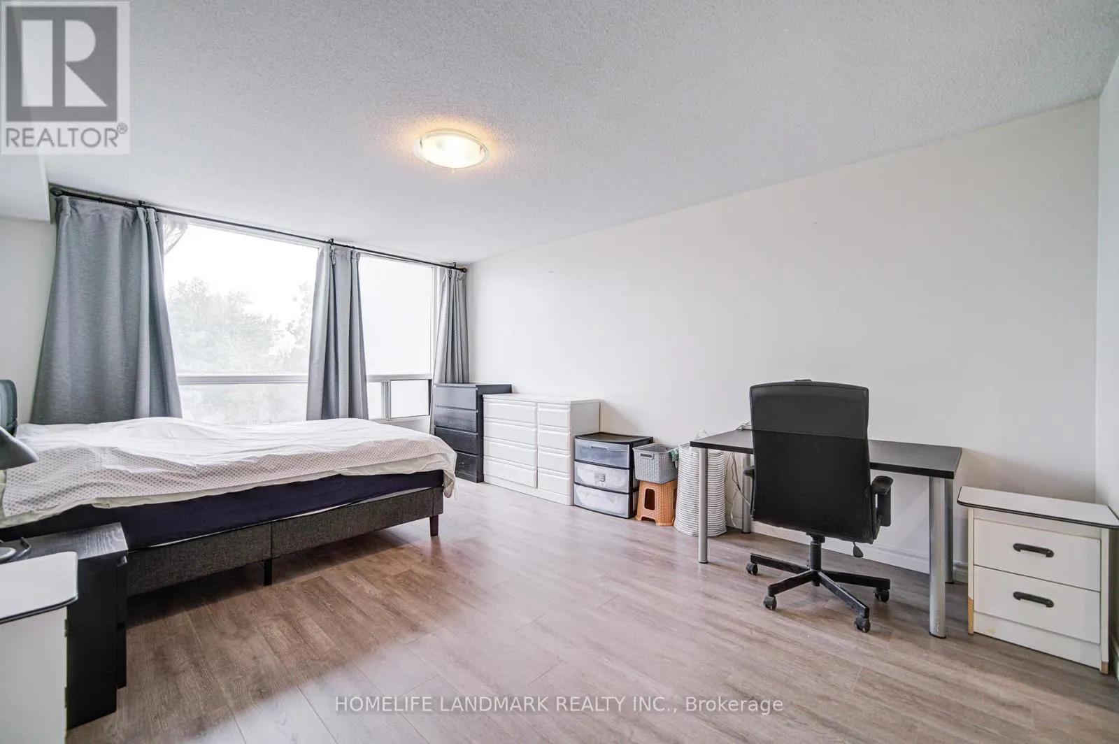 303 - 1 REIDMOUNT AVENUE