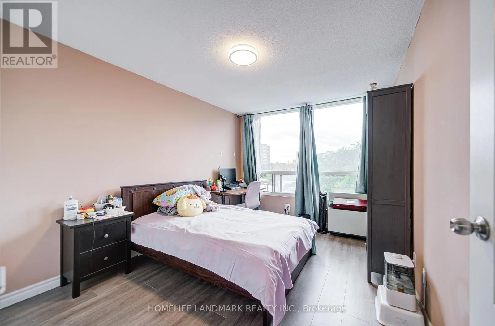 303 - 1 REIDMOUNT AVENUE