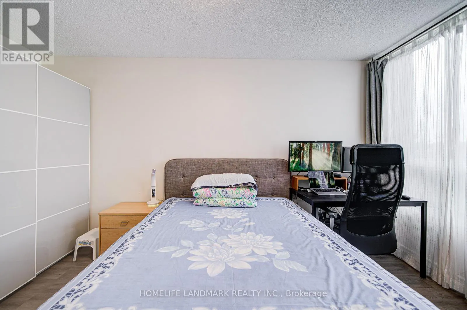 303 - 1 REIDMOUNT AVENUE