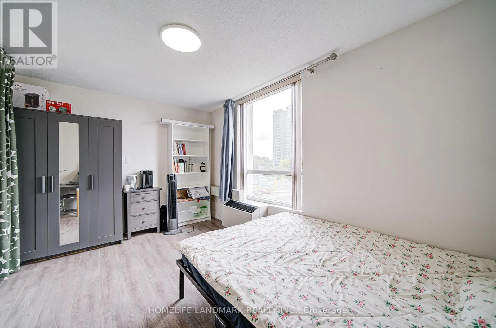 303 - 1 REIDMOUNT AVENUE