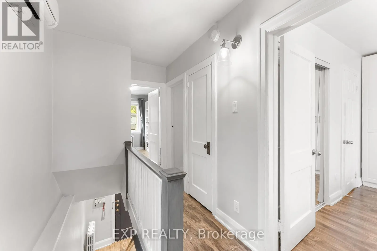 1702 DUNDAS STREET E