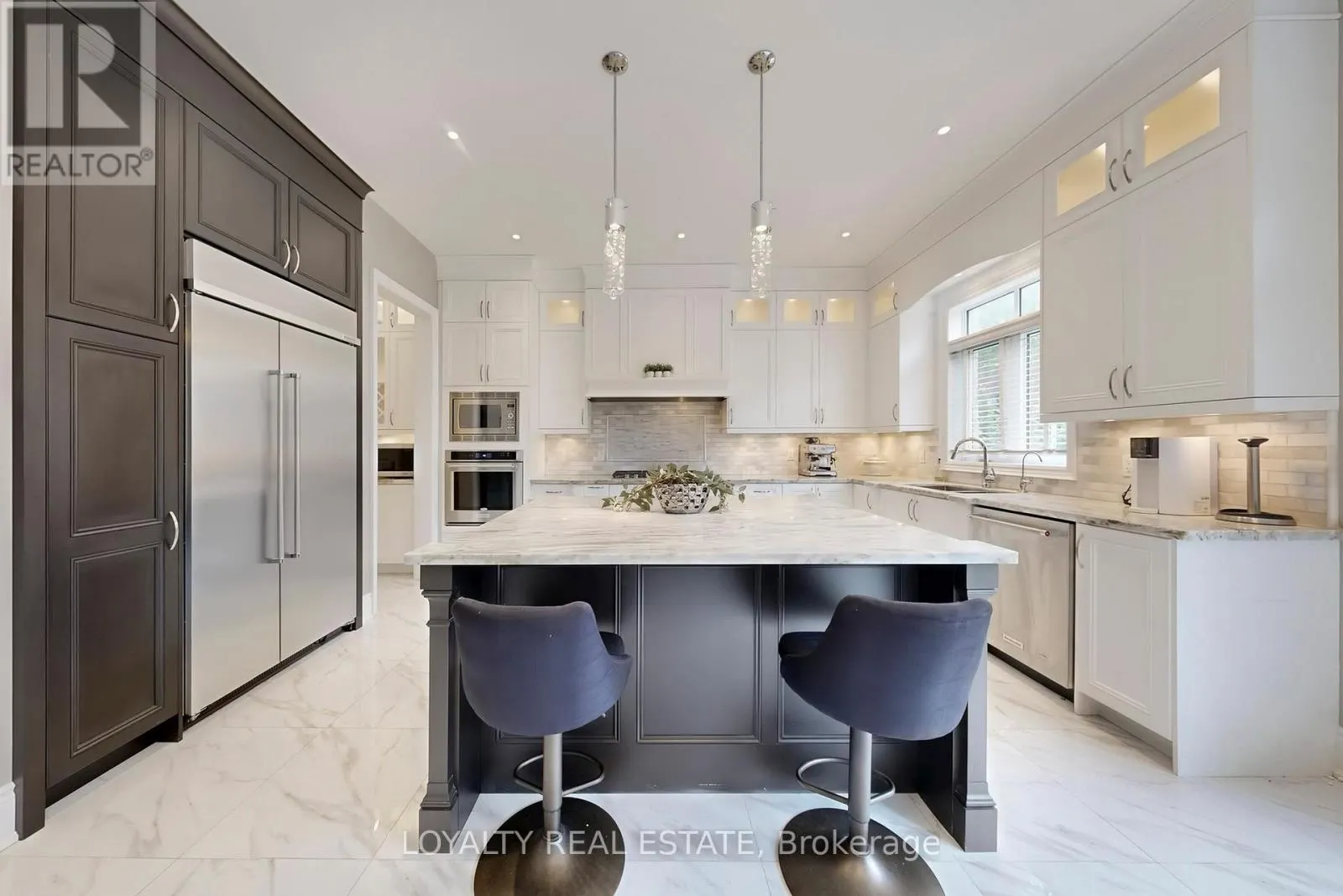 556 ROSEBANK ROAD