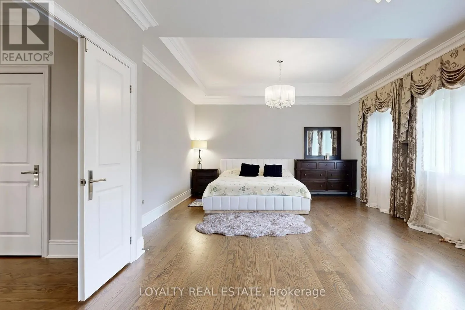 556 ROSEBANK ROAD