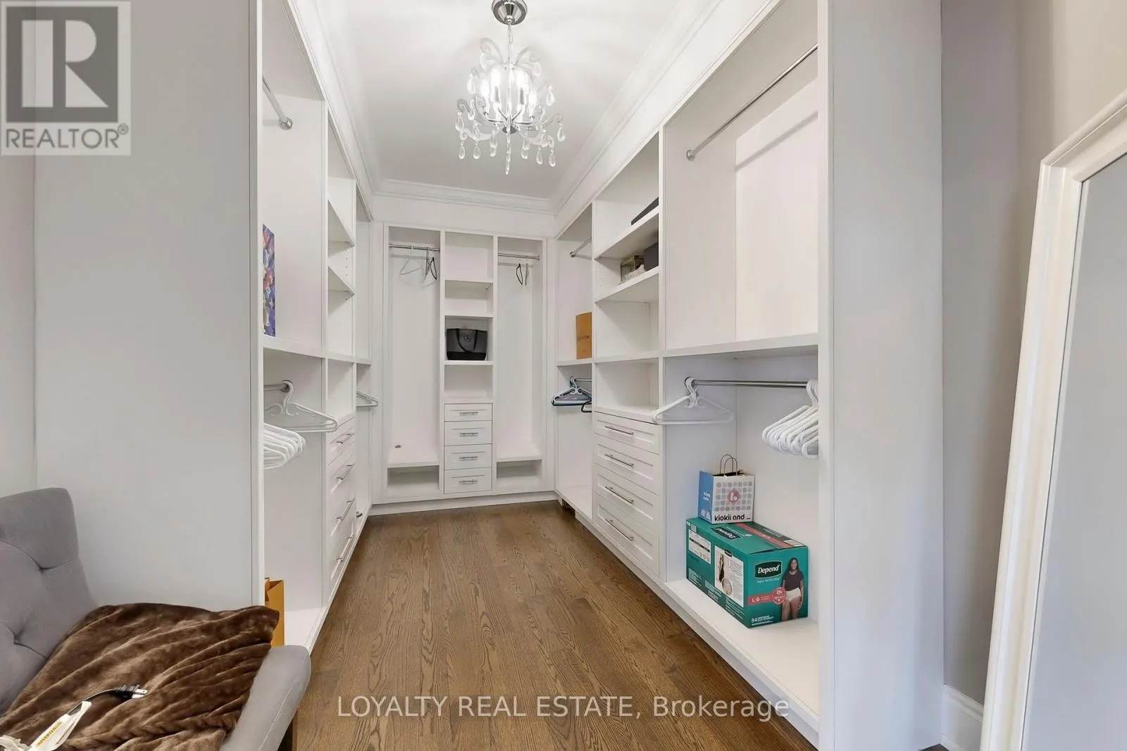 556 ROSEBANK ROAD