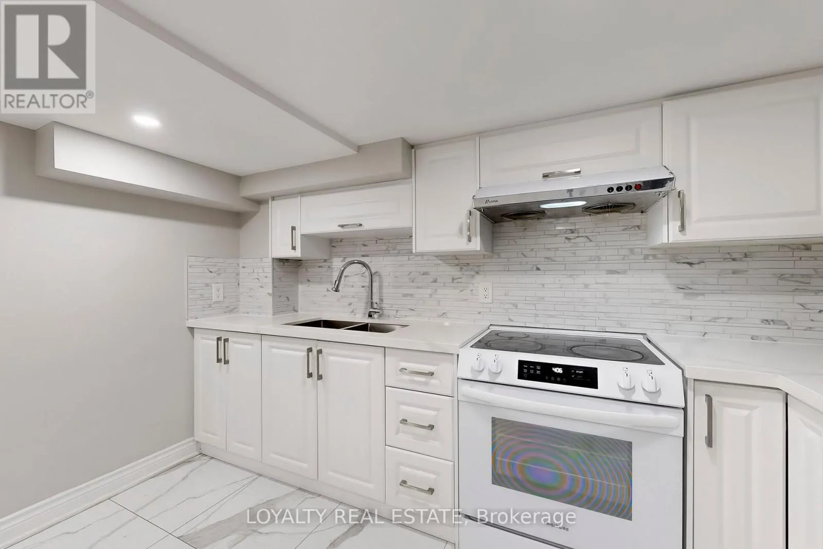556 ROSEBANK ROAD