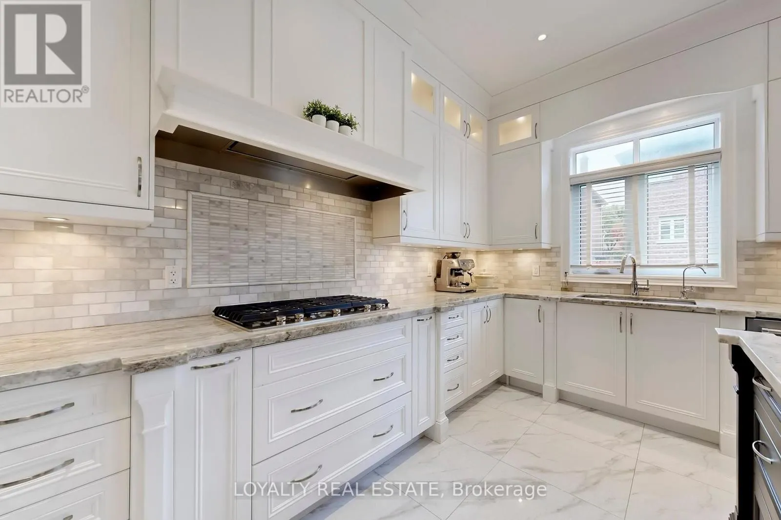 556 ROSEBANK ROAD