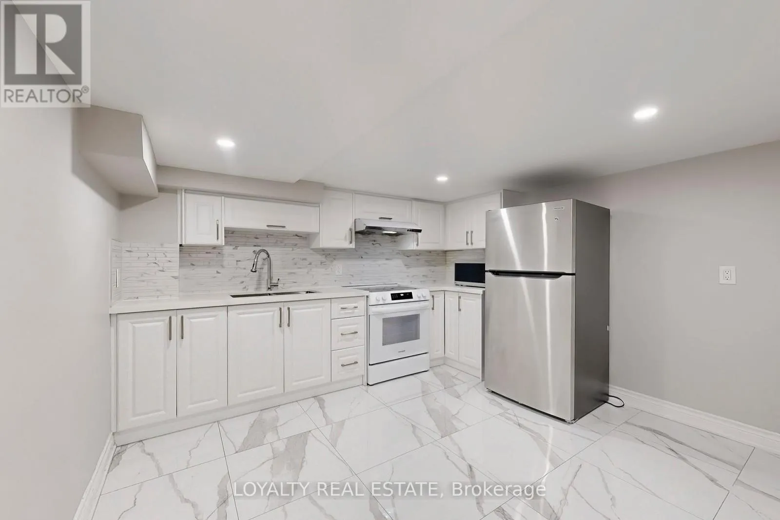 556 ROSEBANK ROAD