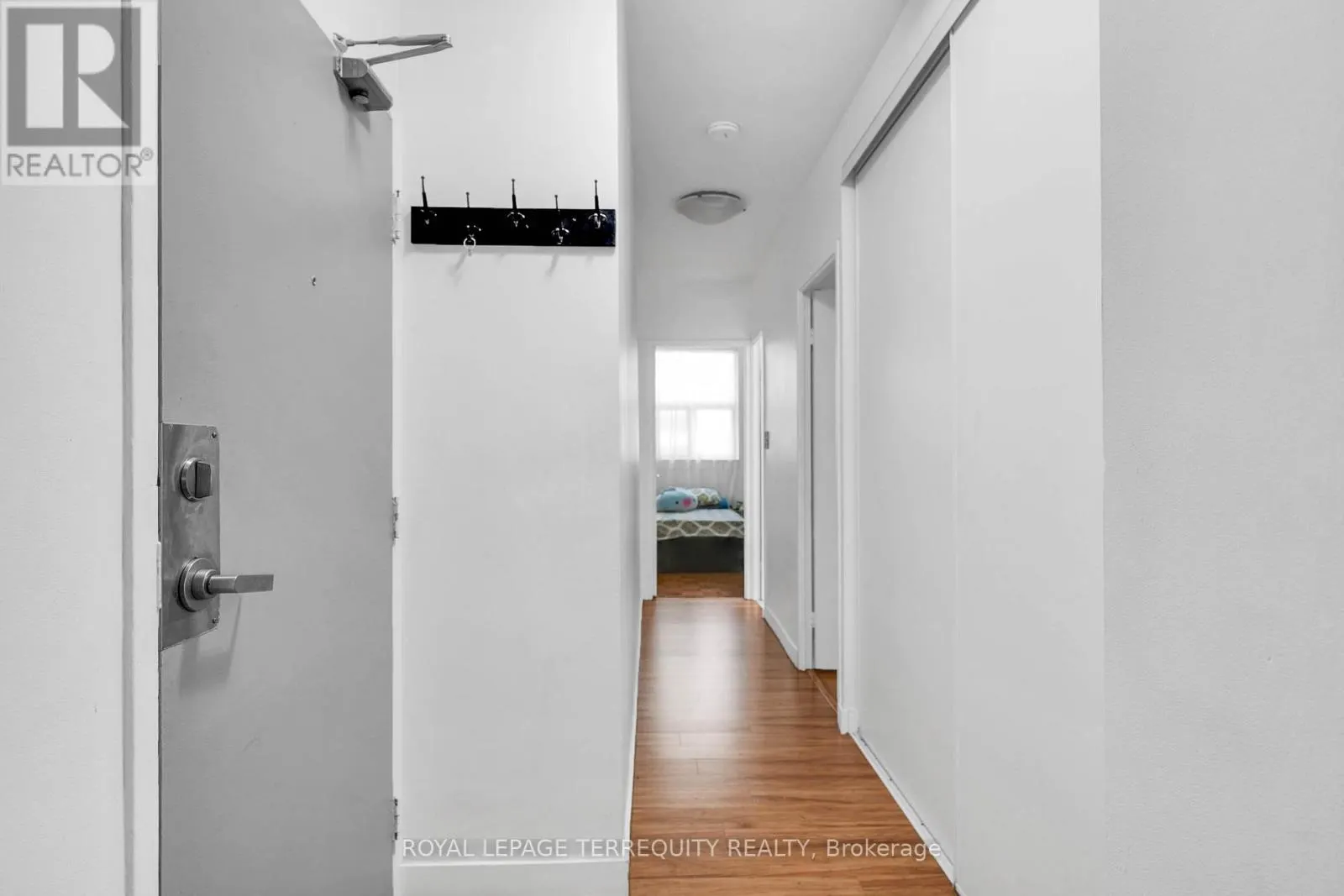 519 - 5 MASSEY SQUARE