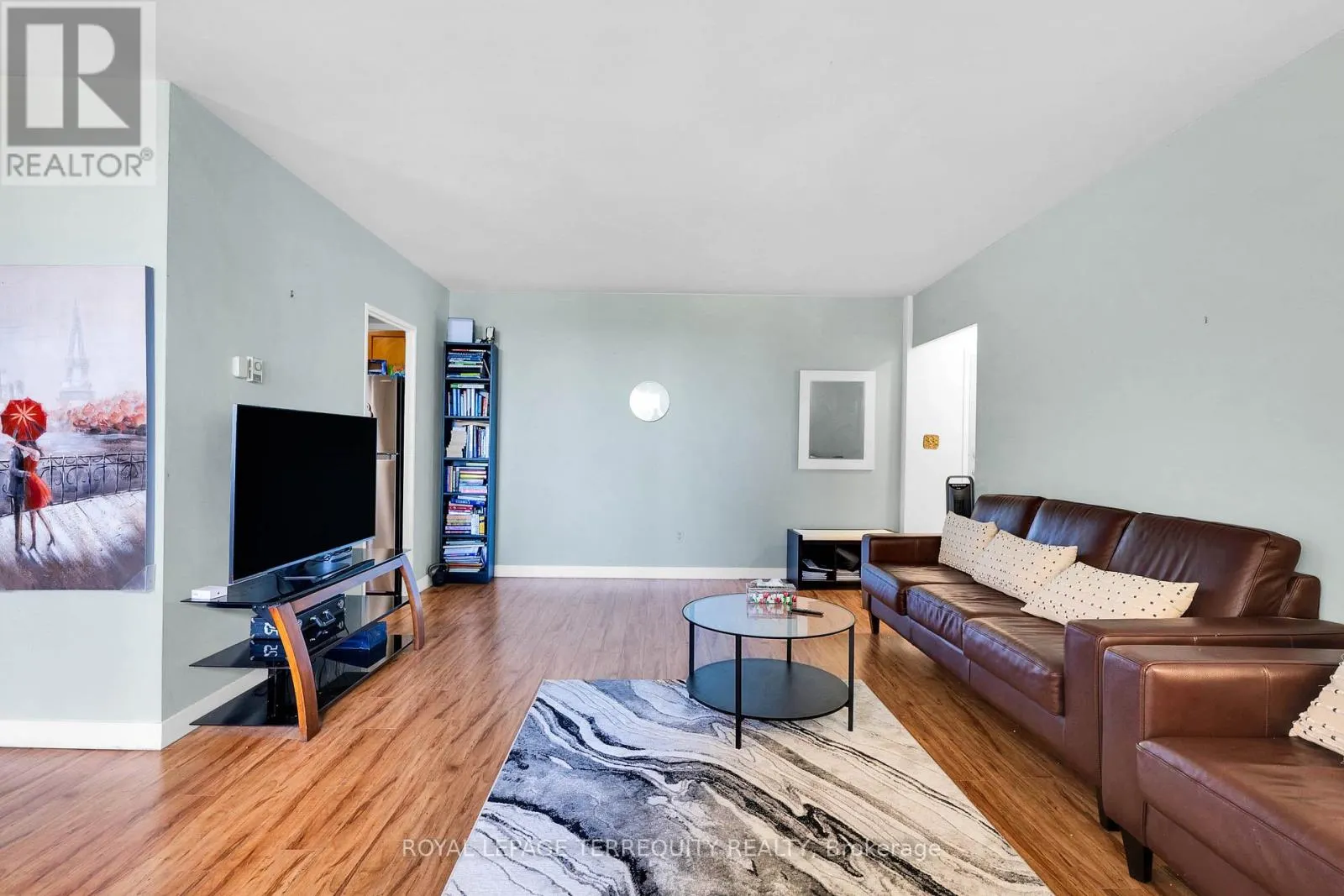 519 - 5 MASSEY SQUARE