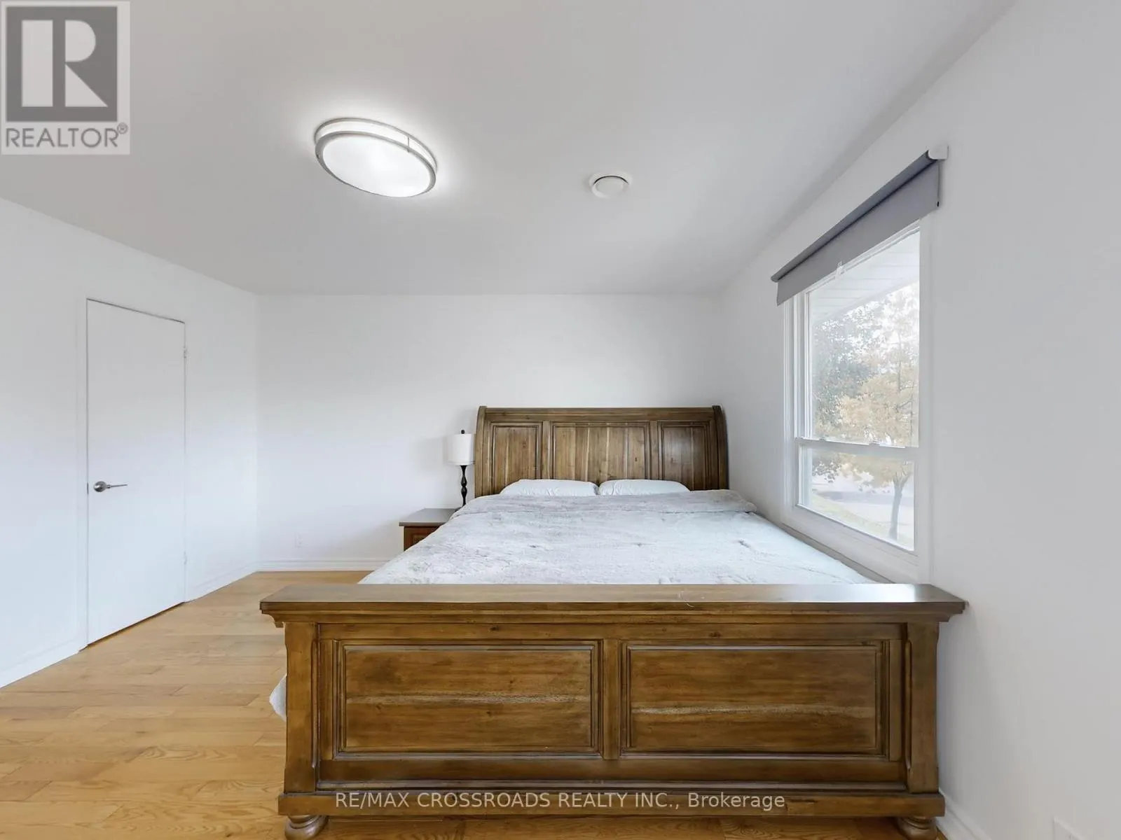 49 KING LOUIS CRESCENT