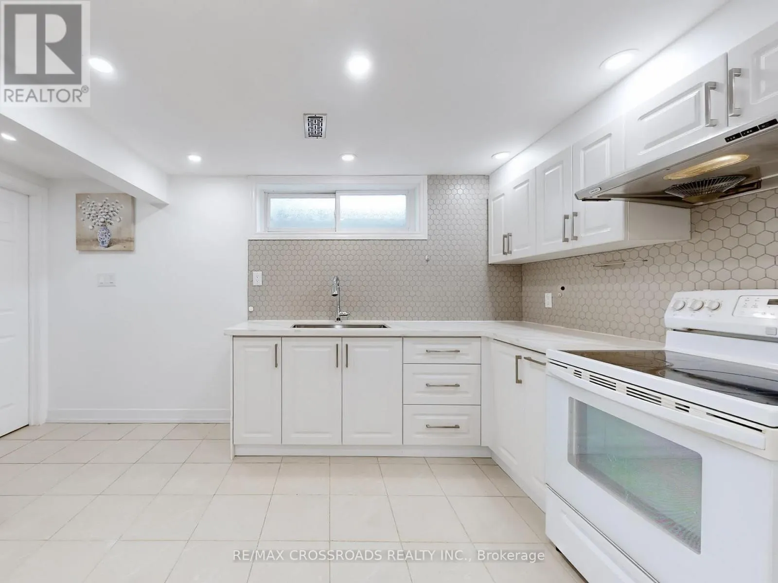 49 KING LOUIS CRESCENT
