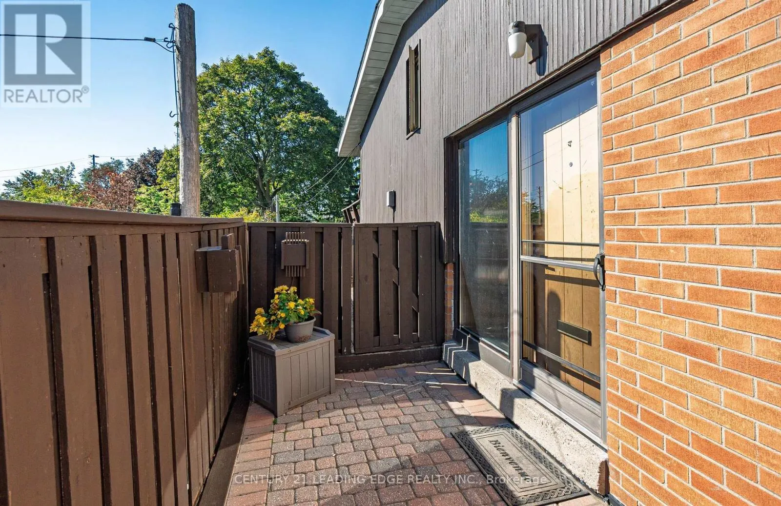 4 ROSSWOOD CRESCENT