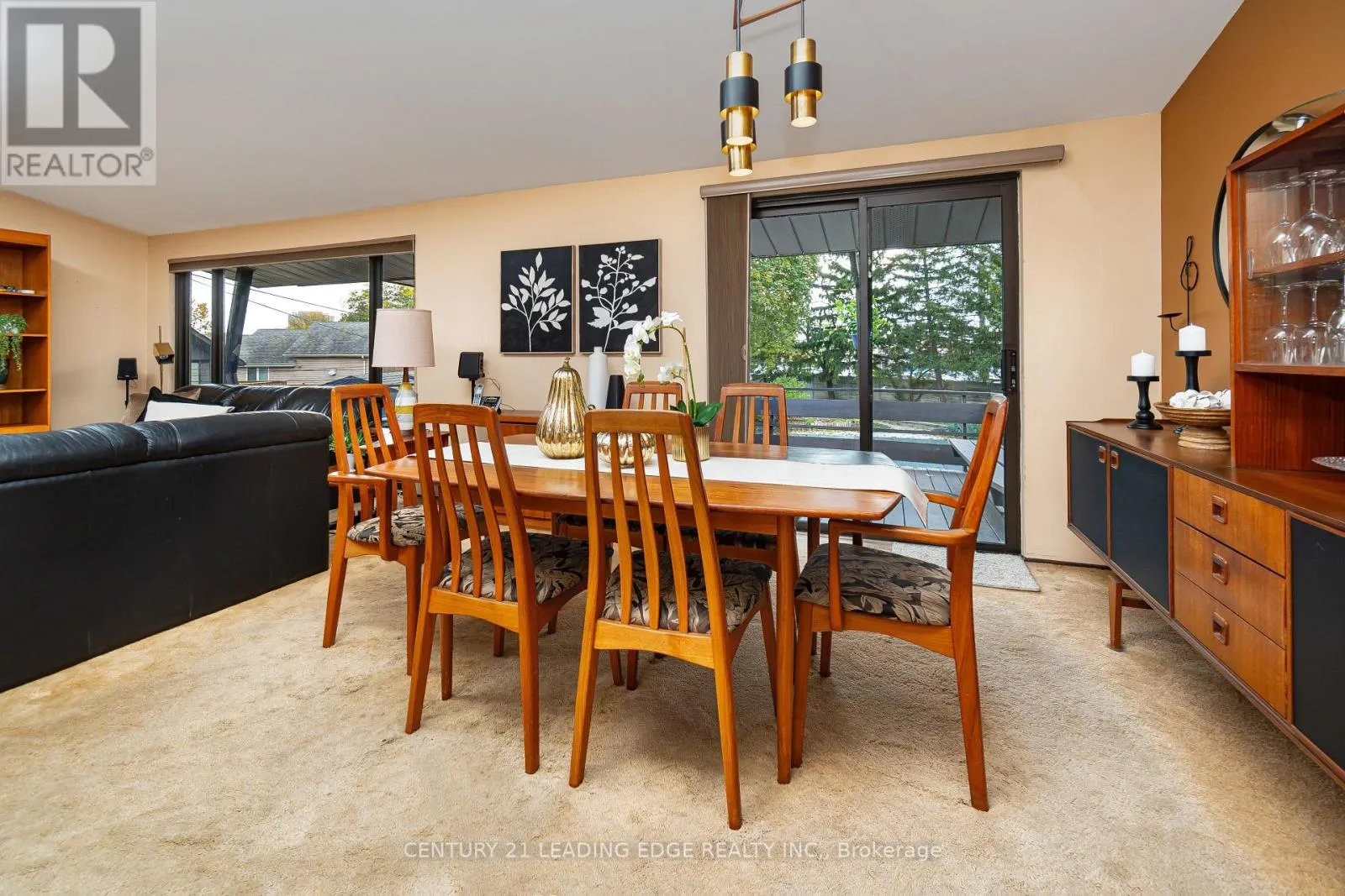 4 ROSSWOOD CRESCENT