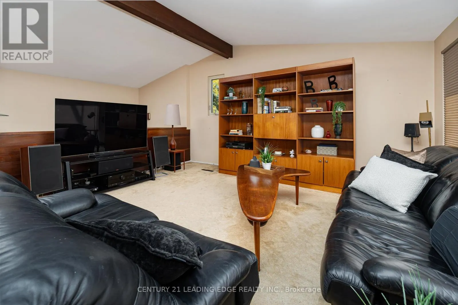 4 ROSSWOOD CRESCENT