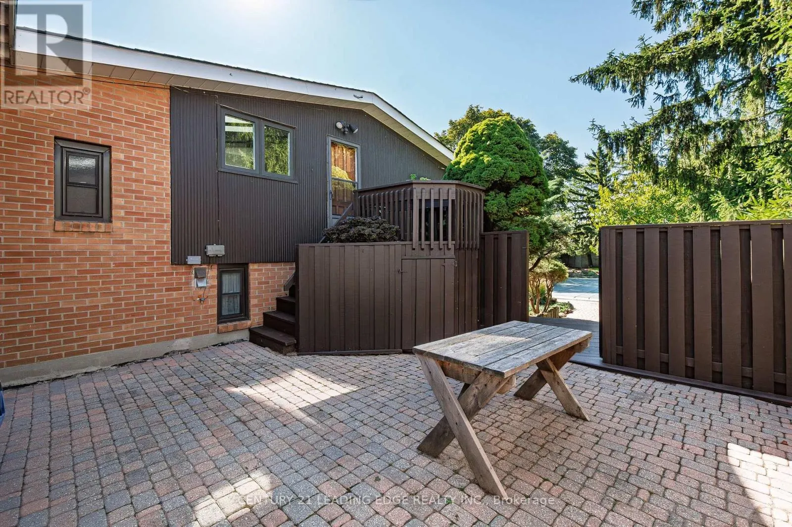 4 ROSSWOOD CRESCENT