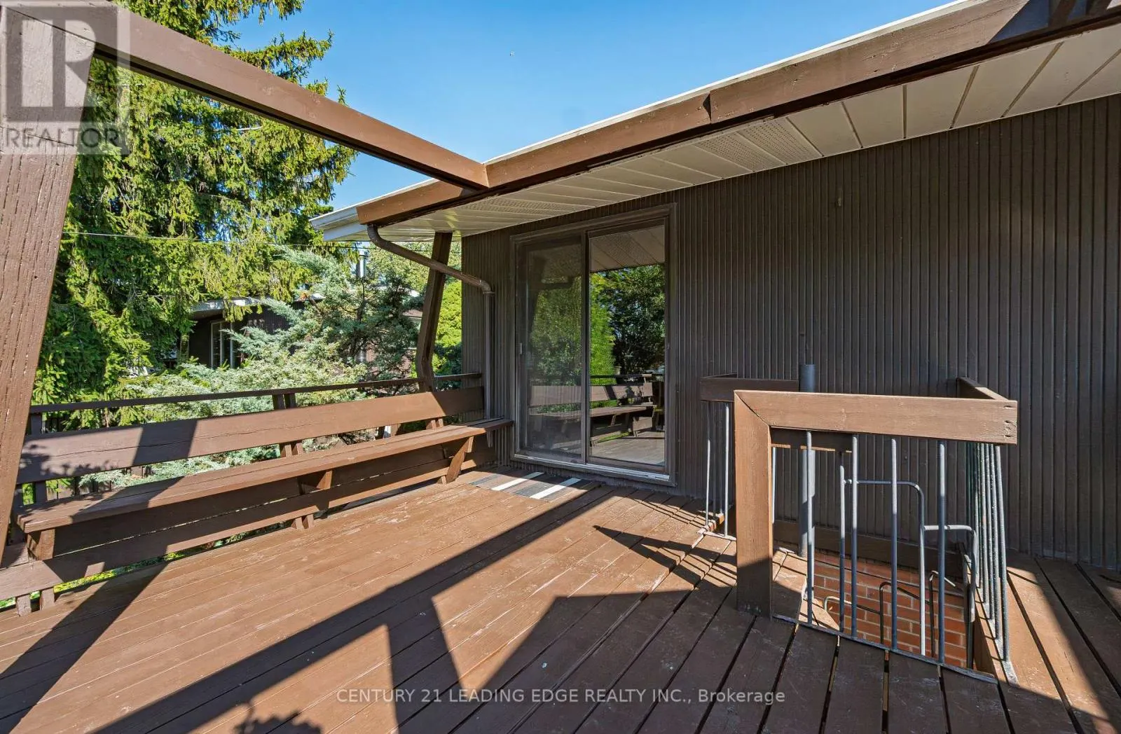 4 ROSSWOOD CRESCENT