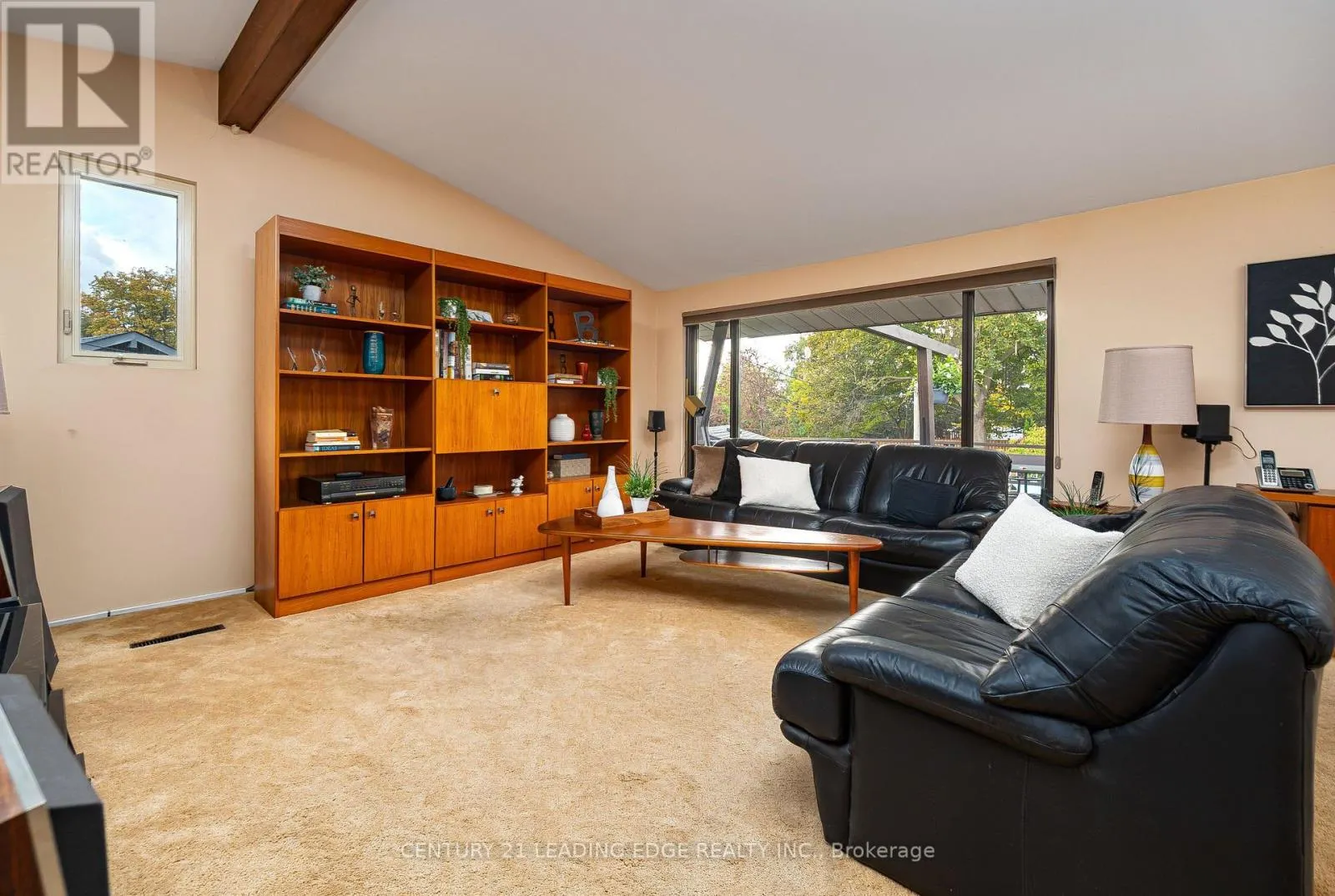4 ROSSWOOD CRESCENT