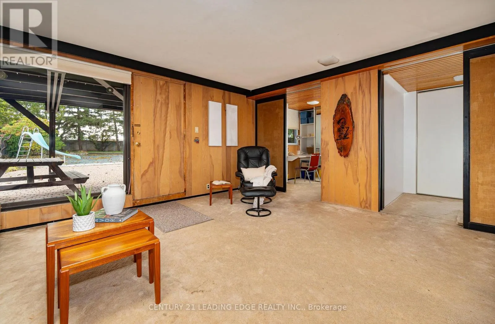 4 ROSSWOOD CRESCENT