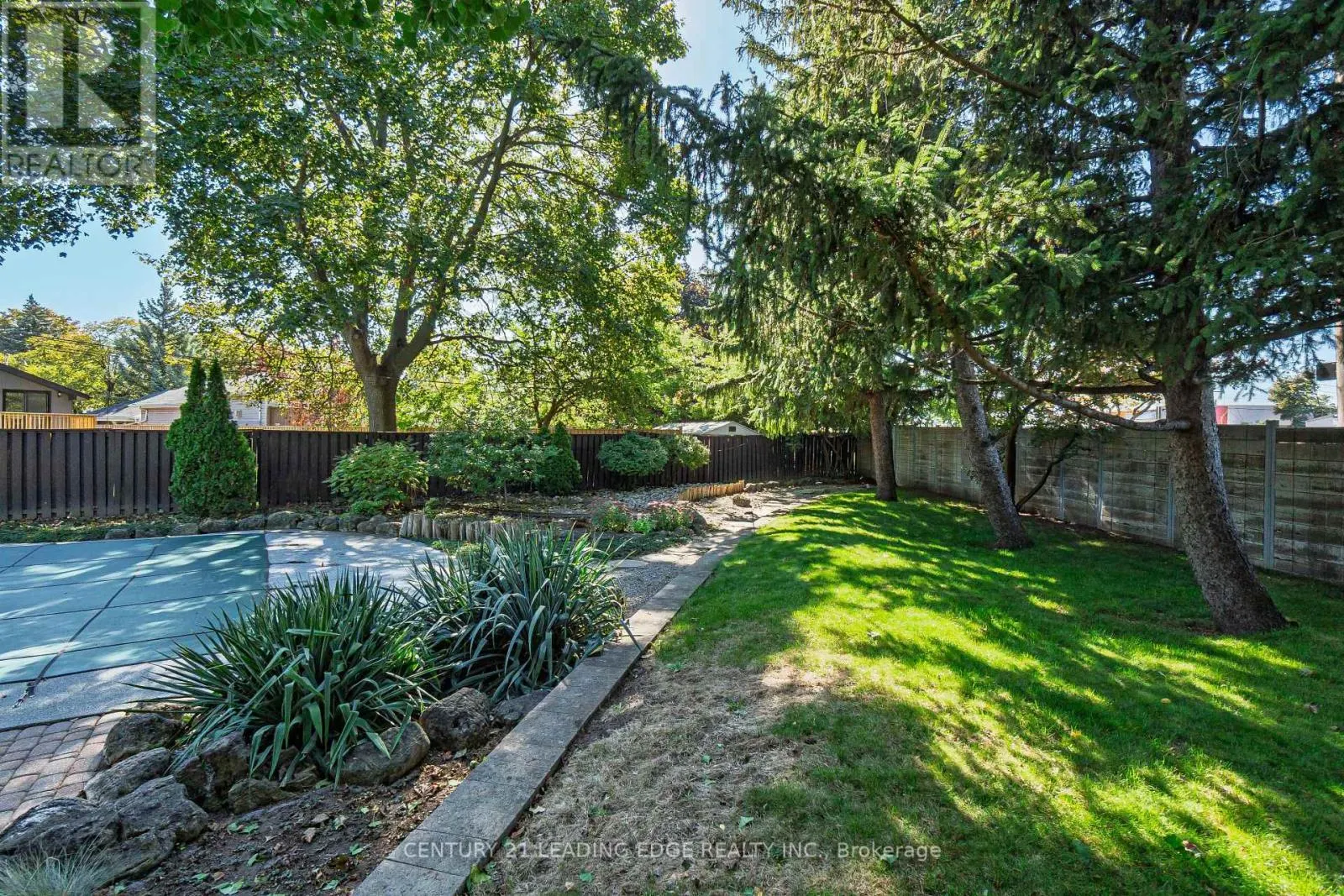 4 ROSSWOOD CRESCENT