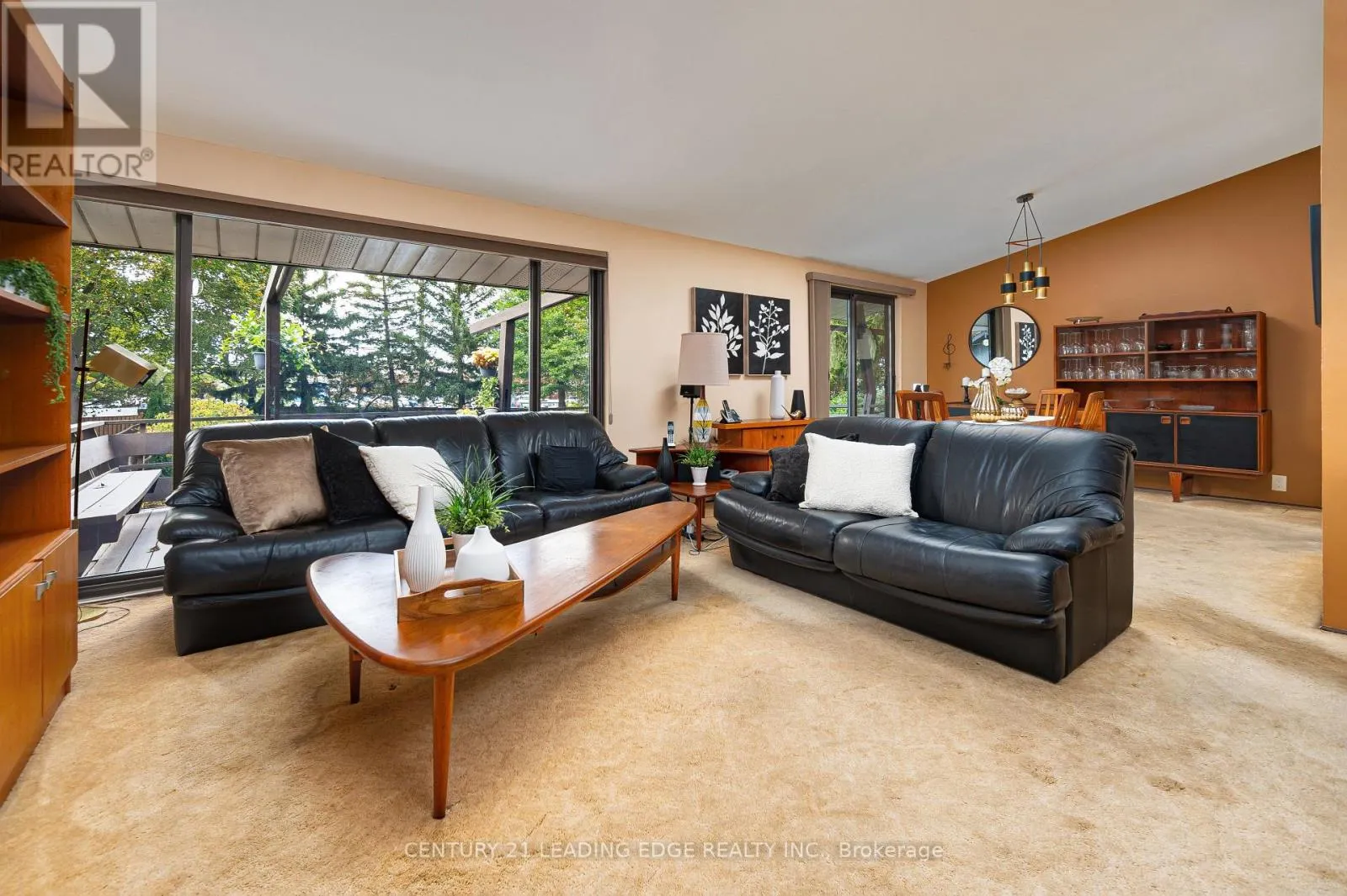 4 ROSSWOOD CRESCENT