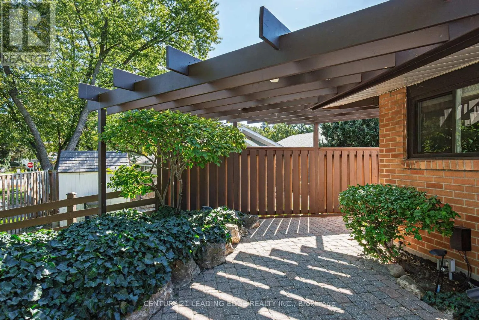 4 ROSSWOOD CRESCENT