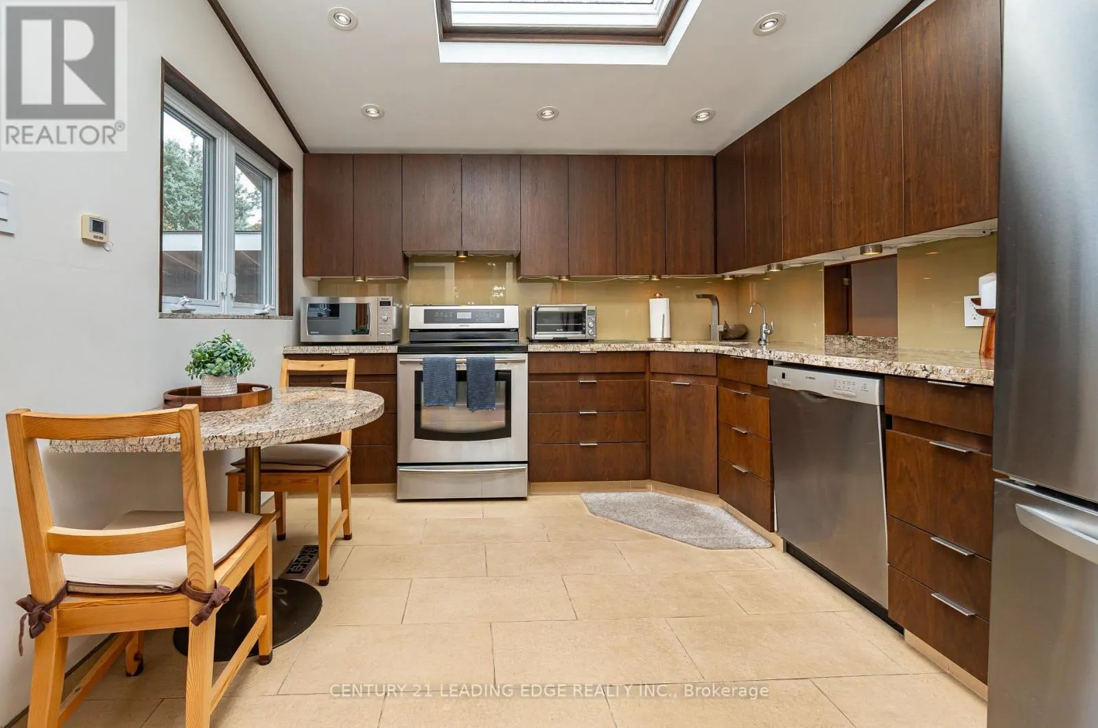 4 ROSSWOOD CRESCENT